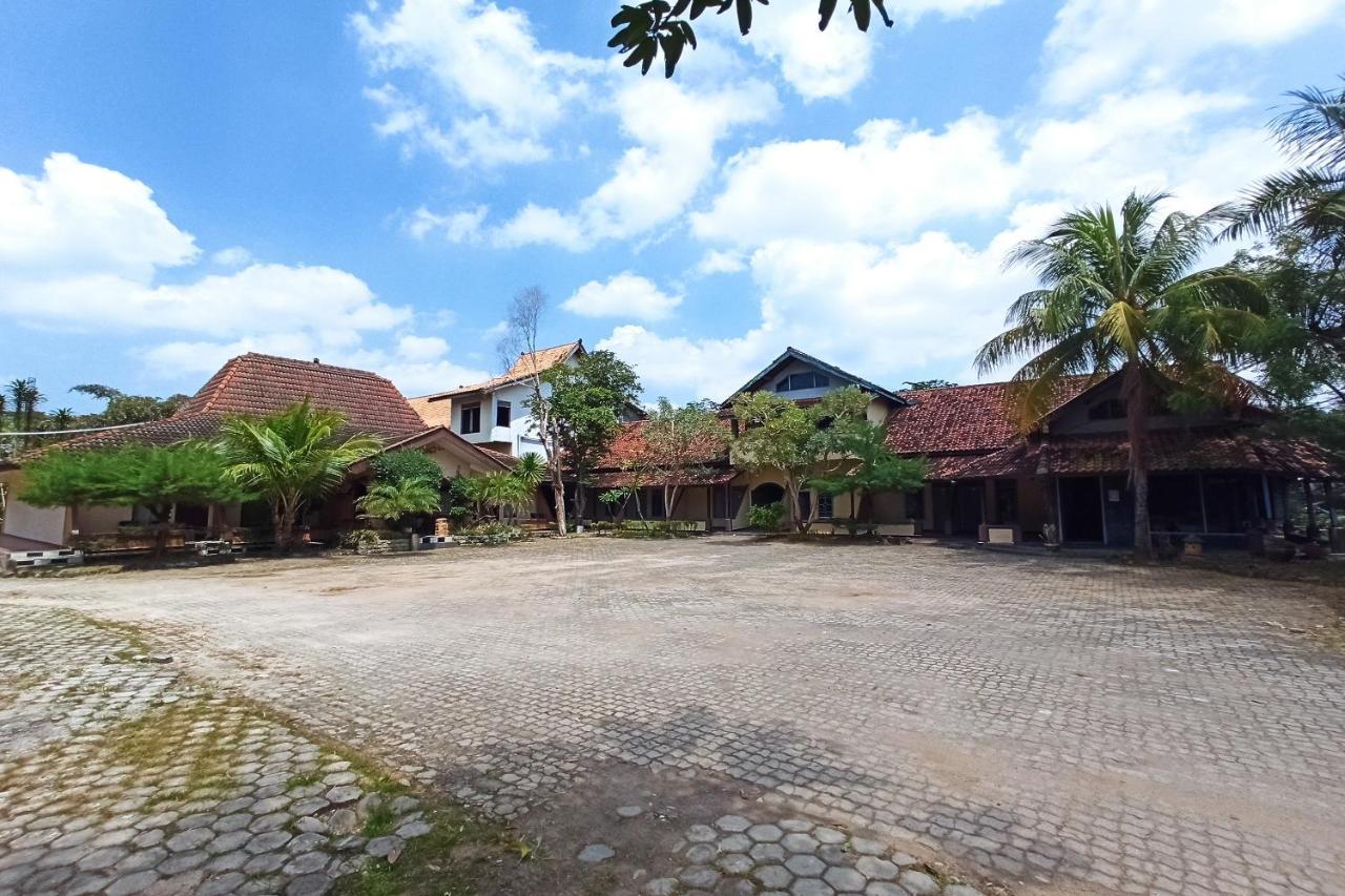 Отель Oyo 3983 Balong Kuring Syariah Pringsewu Бандар-Лампунг Экстерьер фото